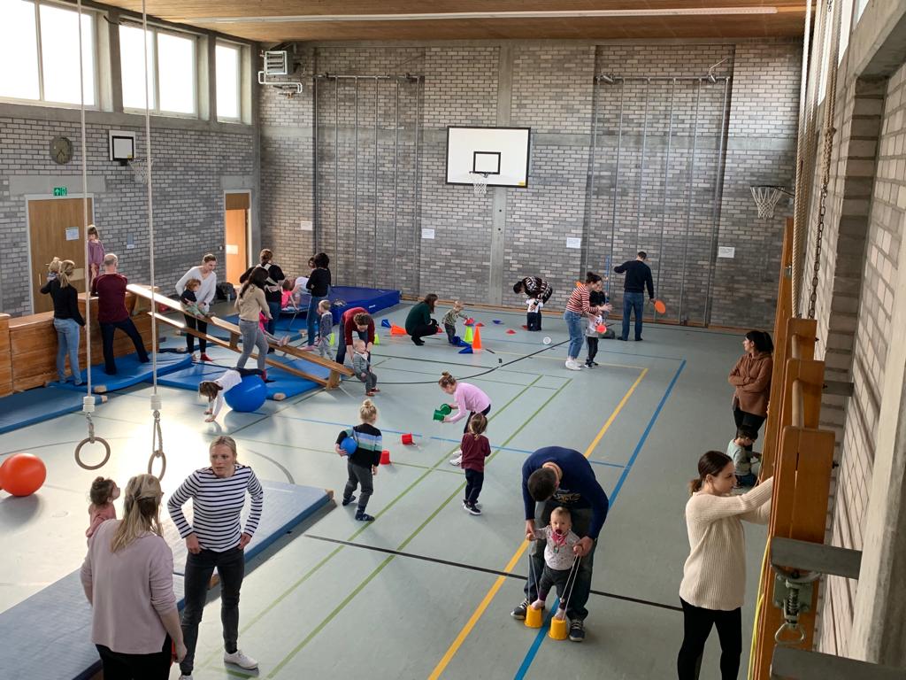 Veranstaltungen_22_07_2023_Mutter_Vater_Kind_Turnen