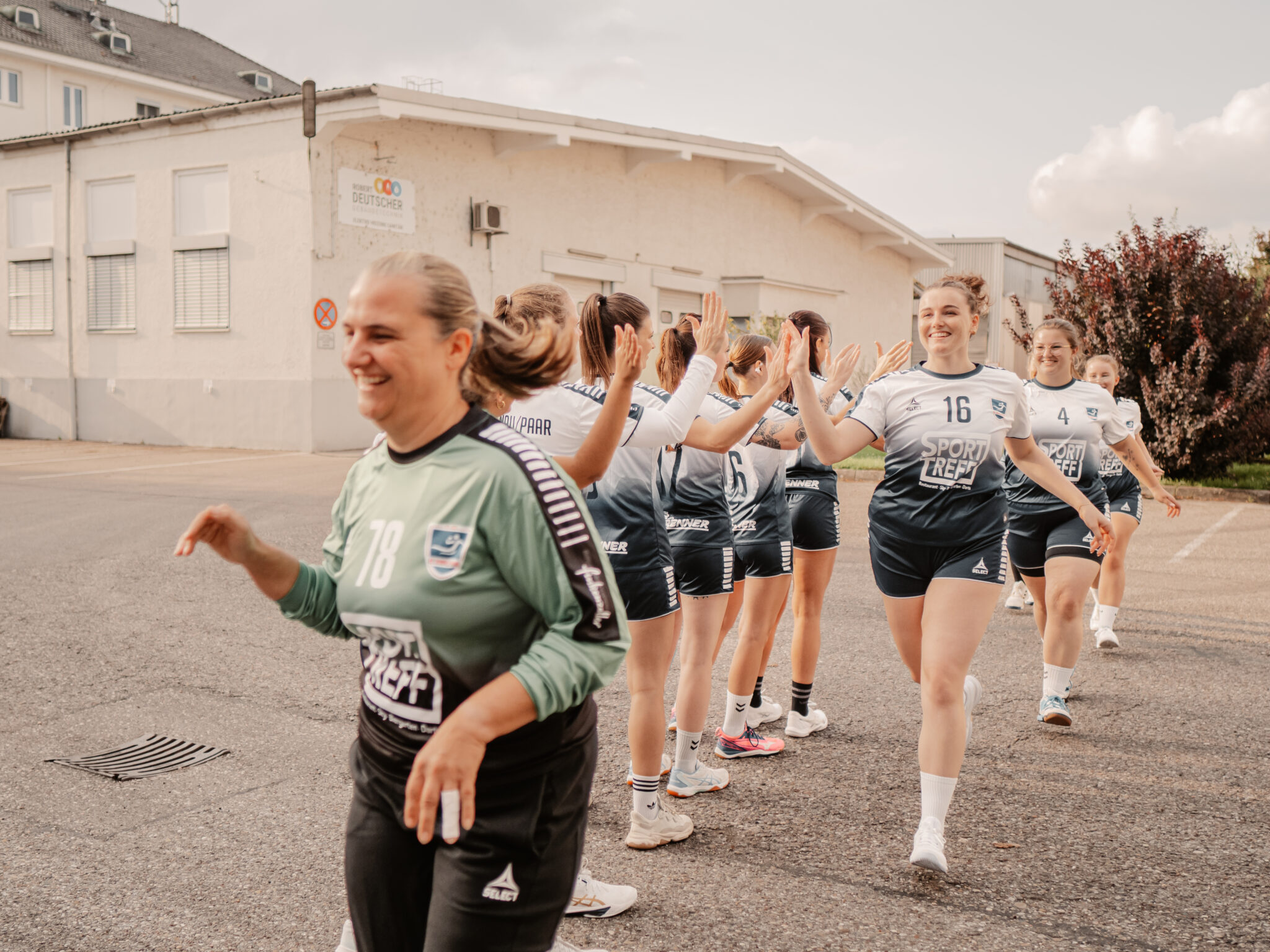 PIZIGRAPHY-HCDONAUPAAR-DAMEN2-2025-22